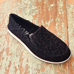 New Very G Moon Valley Black Animal Print Slip On